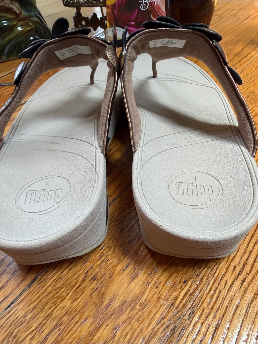 Fitflop Fleur bronze color sandals with floral design on straps. Women’s Size 10 - Picture 6 of 11